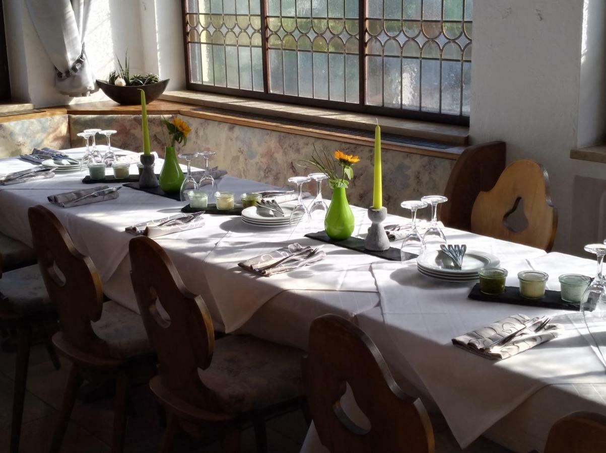 Hotel Restaurant Austueble Elchingen Esterno foto